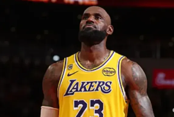 开云体育下载-阿里纳斯：詹姆斯一旦退役，NBA&amp;amp;媒体将失去“流量按钮”